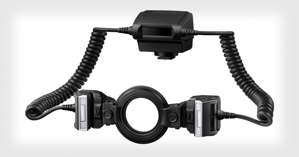 Olympus STF-8 – первая всепогодная вспышка в мире