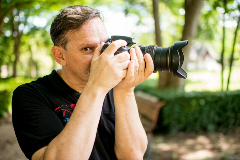 Смотреть в оба? Или нет?