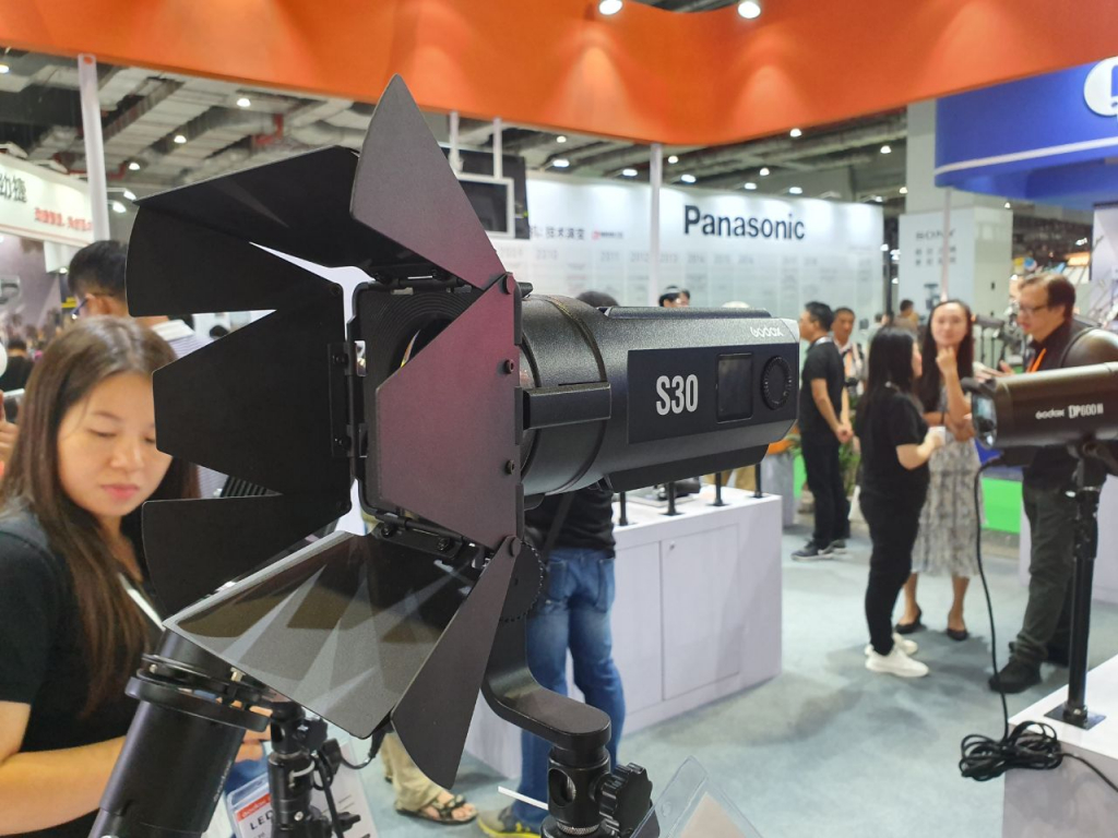 Что Godox придумала для предметной съемки. Свежие новости из Шанхая