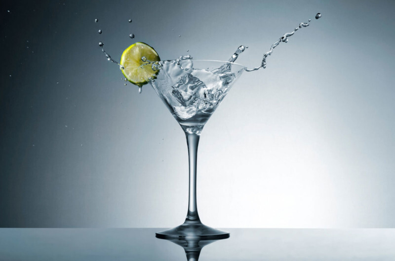 Как сделать красивые брызги на рекламных фотографиях с помощью вспышки