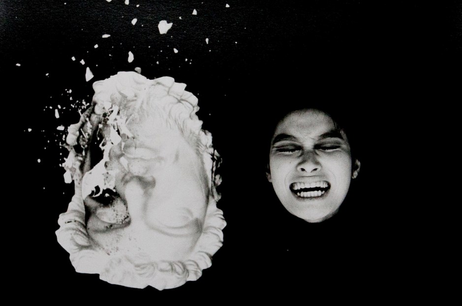 Акира Сато – фотограф из Токио, который прославился, благодаря загадочным женским портретам