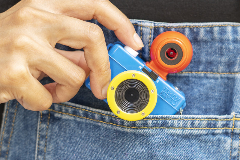 Fisheye Baby от Lomography — полнофункциональная карманная фотокамера
