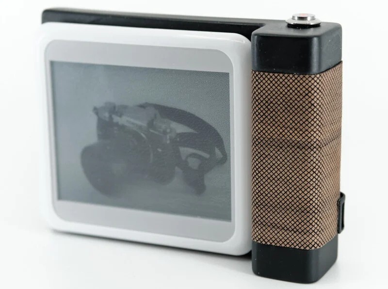 Камера с электронной бумагой вместо пленки