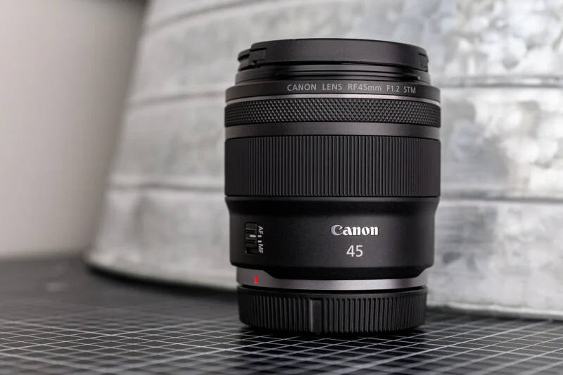 Canon RF 45mm f/1.2 STM: доступный светосильный объектив