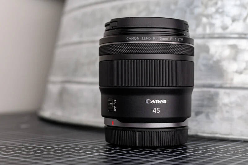 Canon RF 45mm f/1.2 STM: доступный светосильный объектив