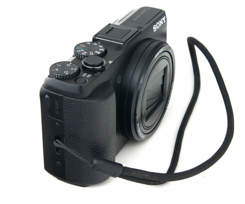 Компания SONY выпустила в продажу компактную камеру Cyber-shot DSC-HX50. Благодаря свойствам компакт можно назвать "подзорная труба в кармане" Компания SONY выпустила в продажу компактную камеру Cyber-shot DSC-HX50. Благодаря свойствам компакт можно назвать "подзорная труба в кармане"