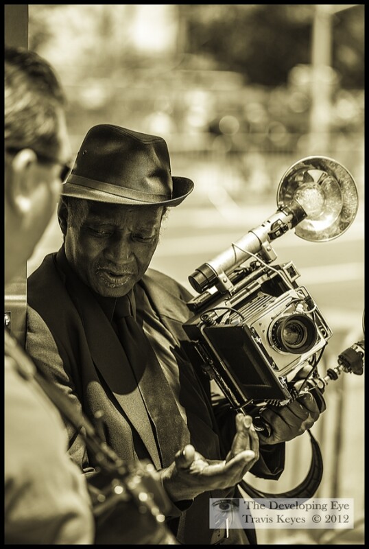 Пять самых странных конструкций вспышек по форме и содержанию