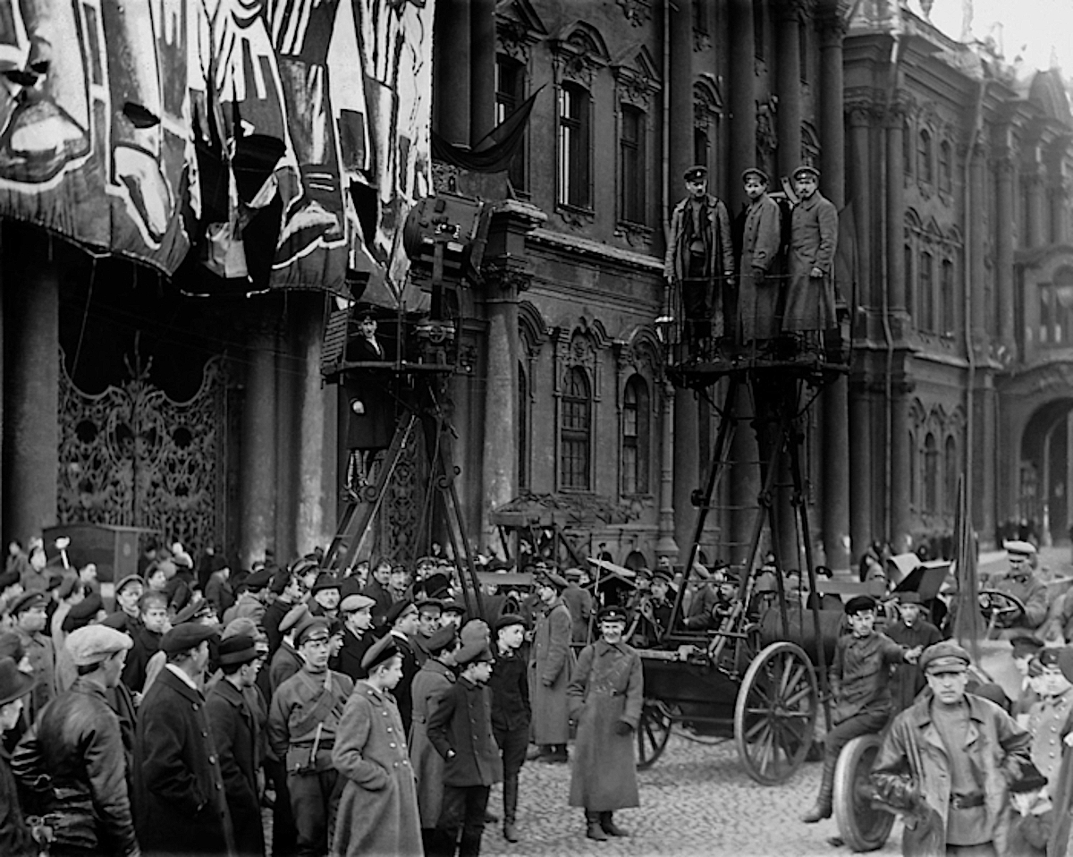Празднование Первомая на Дворцовой площади 1 мая 1918 Неизвестный автор