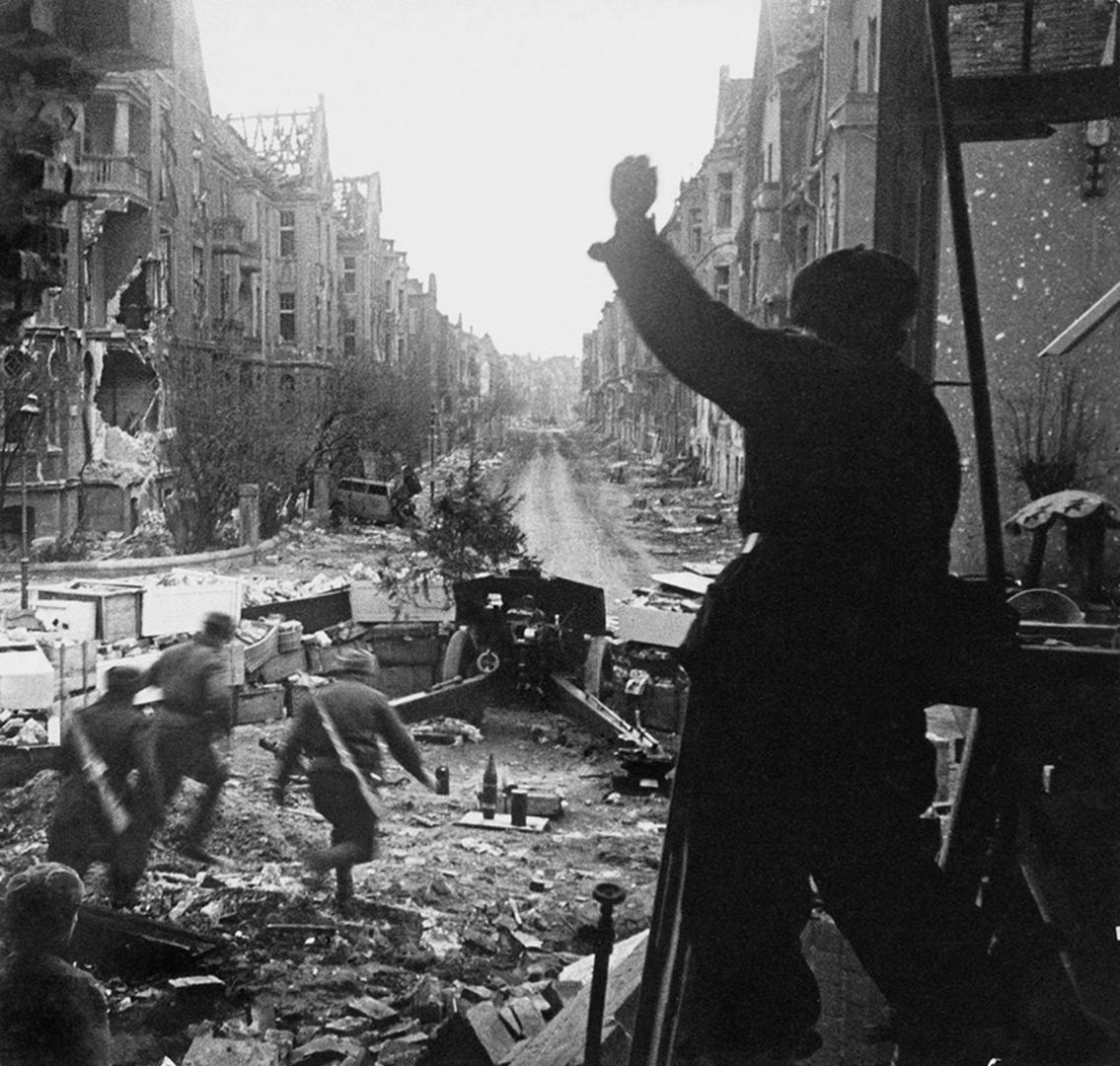 Уличный бой 25 апреля 1945 - 2 мая 1945 Бальтерманц Дмитрий Николаевич