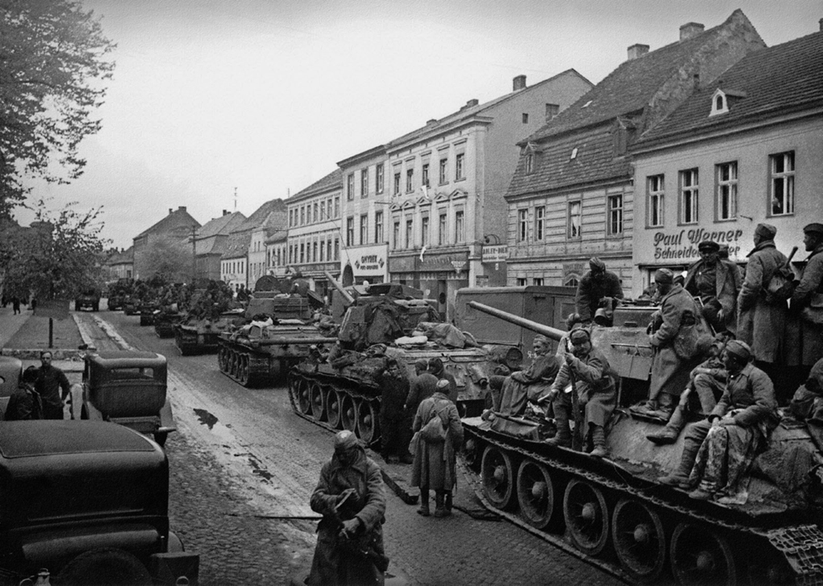 Танки идут на Берлин апрель 1945 Егоров Анатолий Васильевич