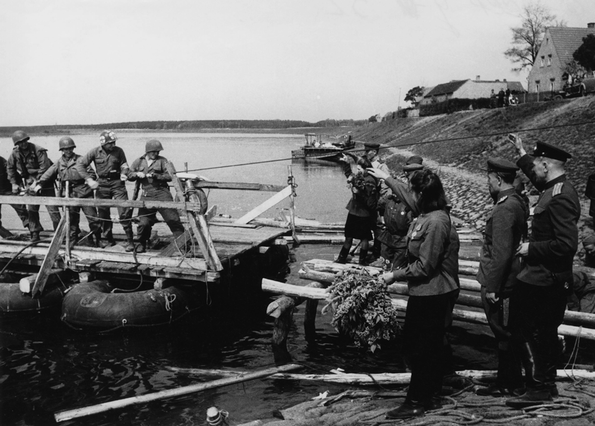 Встреча на Эльбе советских и американских войск 25 апреля 1945 Устинов Александр Васильевич