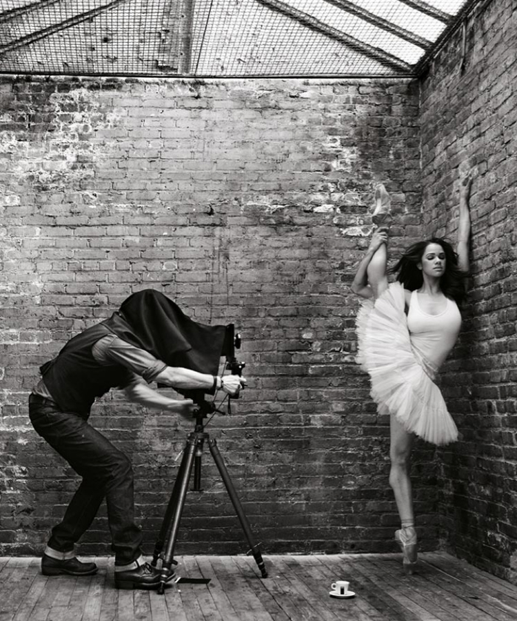 Марк Селиджер, автопортрет в фотостудии в Нью-Йорке, 2011 год