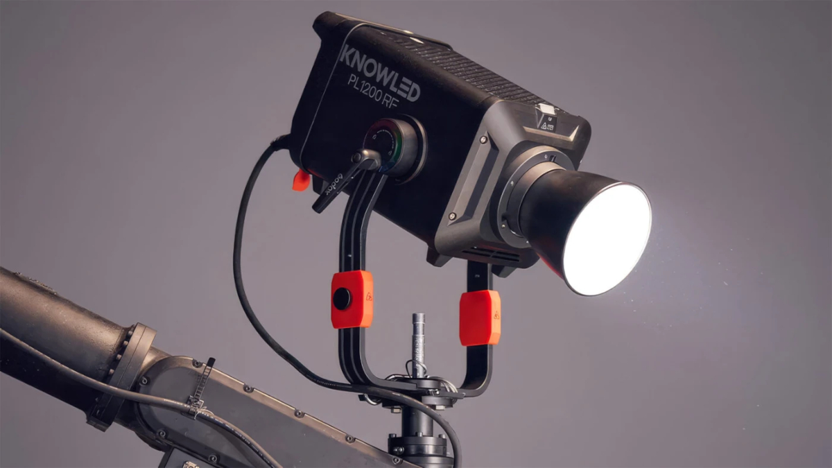 Осветители Godox PL600RF и PL1200RF