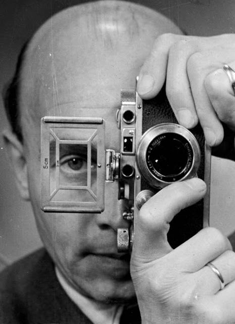 Умбо, (Отто Умбер), автопортрет с Leica, 1952 год