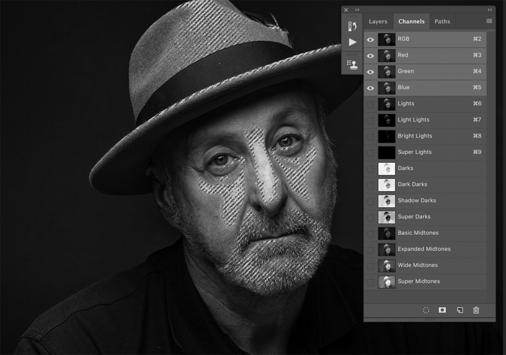 Как сделать изображение черно-белым в Adobe Photoshop