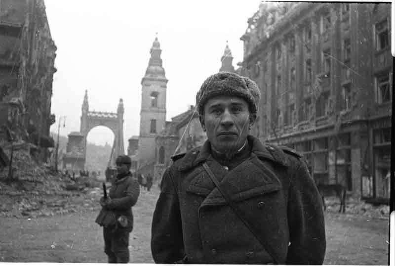 Евгений Халдей во время Второй Мировой войны